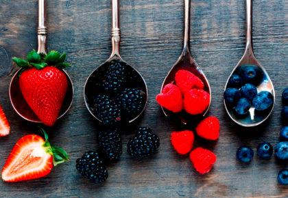 ¿Cómo podemos mejorar nuestro sueño con los frutos rojos?
